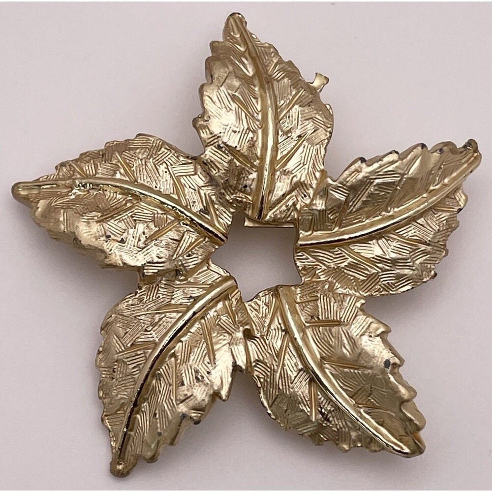 Star Leaf Brushed Gold Tone Vintage Brooch Pin Women’s Fashion Jewelry